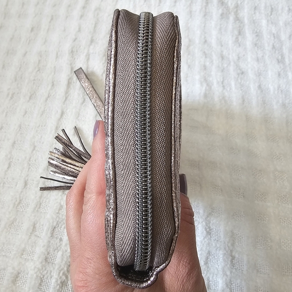 Stella & Dot Gathered Continental Wallet - Picture 11 of 13